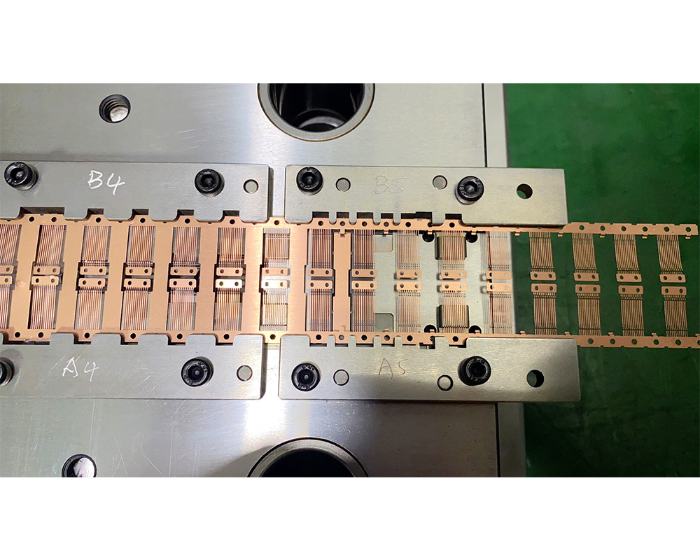 Hardware mold trial and sampling